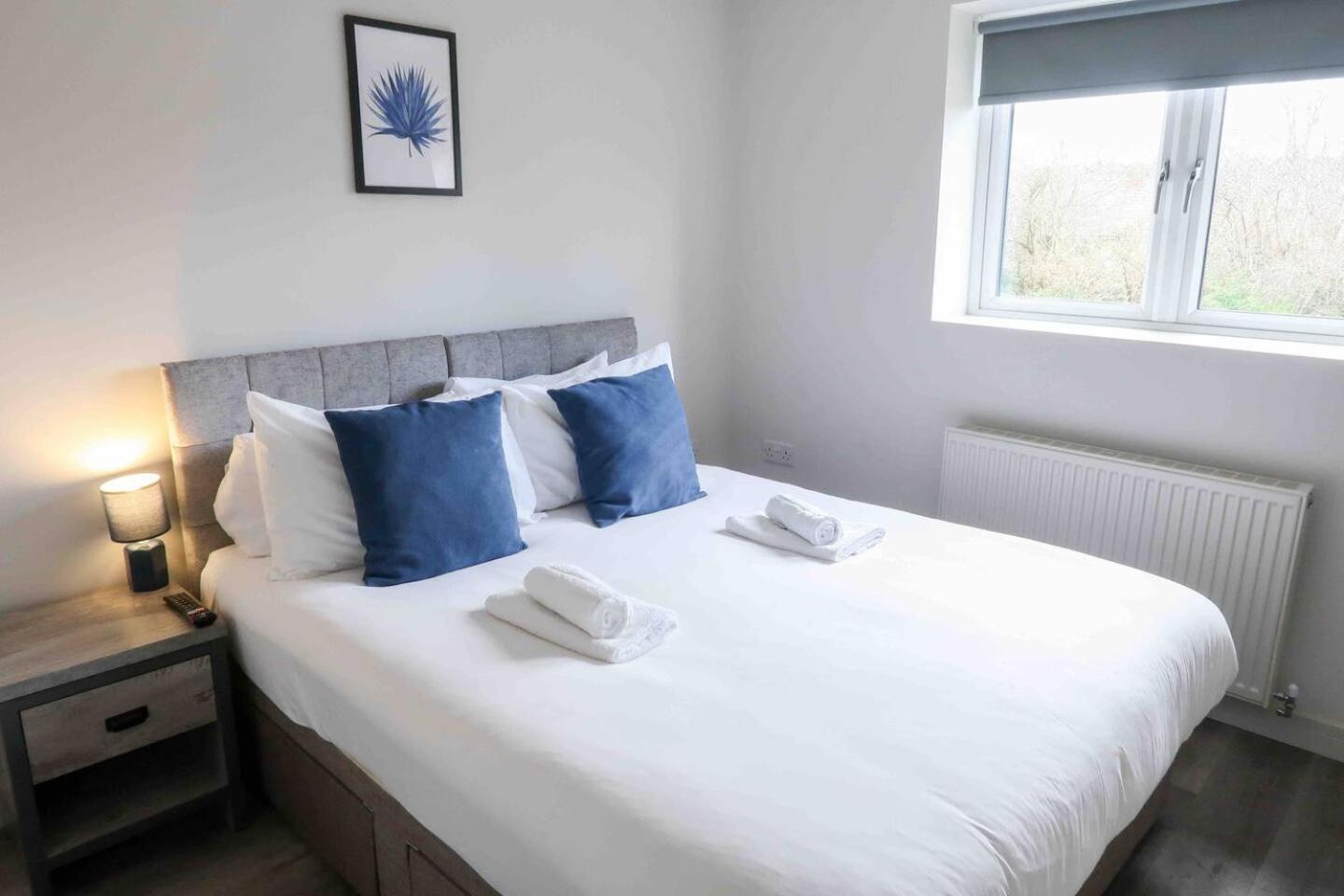 Newly Renovated 3 Bed 2 Bath Apartment & Parking Sheffield Luaran gambar