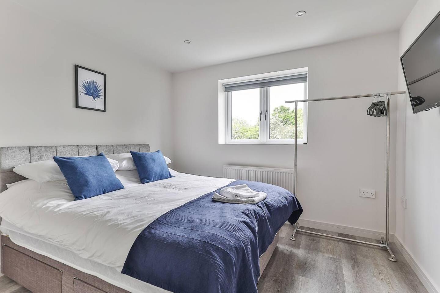 Newly Renovated 3 Bed 2 Bath Apartment & Parking Sheffield Luaran gambar