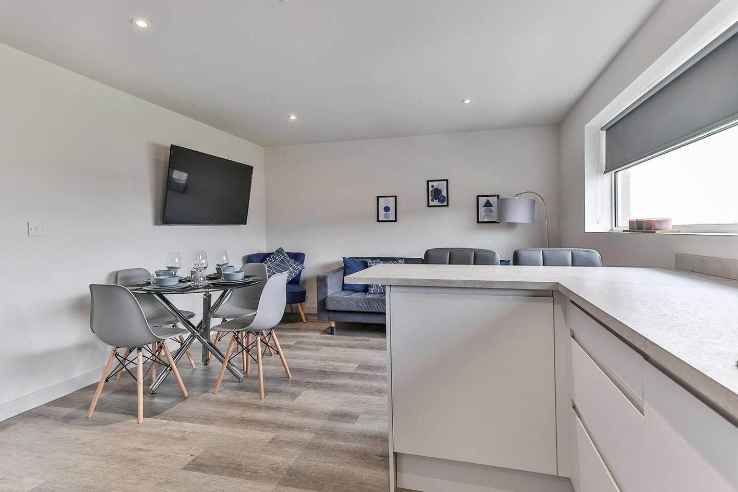 Newly Renovated 3 Bed 2 Bath Apartment & Parking Sheffield Luaran gambar
