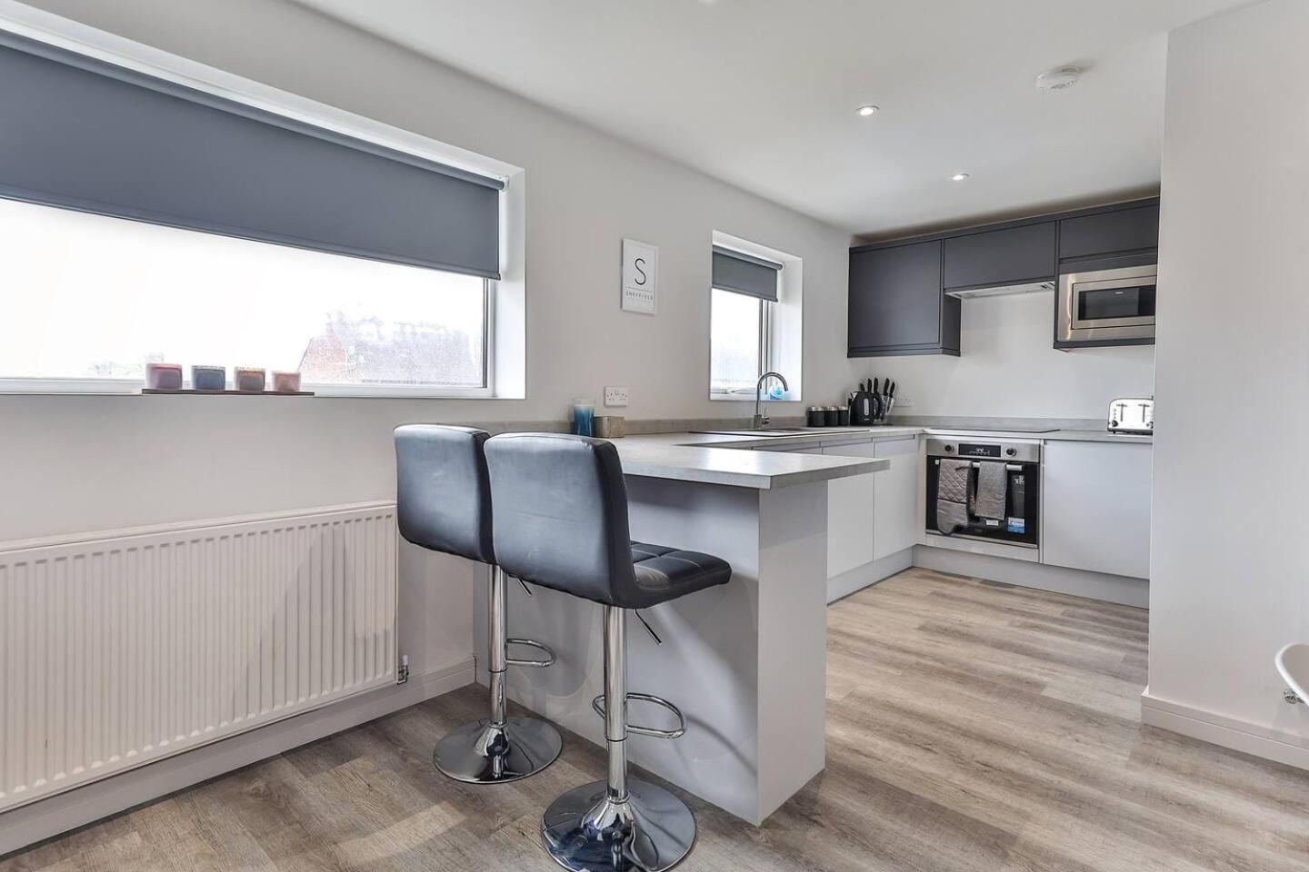 Newly Renovated 3 Bed 2 Bath Apartment & Parking Sheffield Luaran gambar